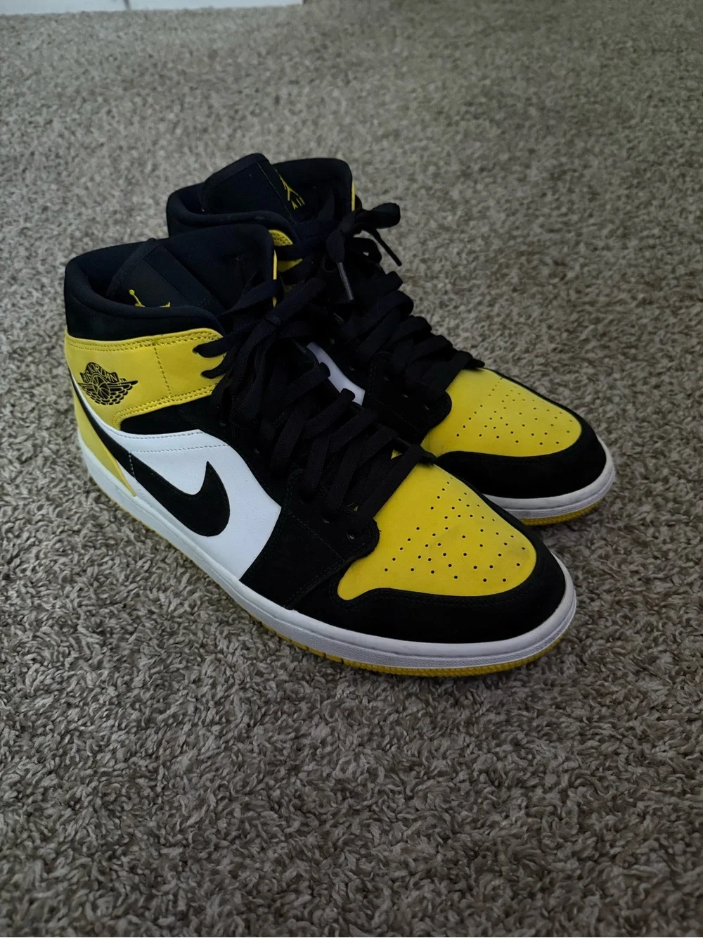 Jordan Men's High-Top Sneakers in Yellow/Black/White